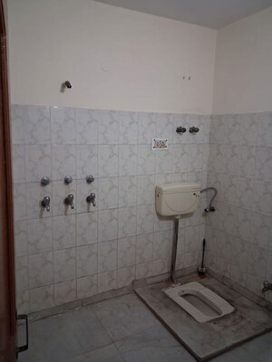 Bathroom in 2 BHK Builder Floor at Sector 21 – for Rent