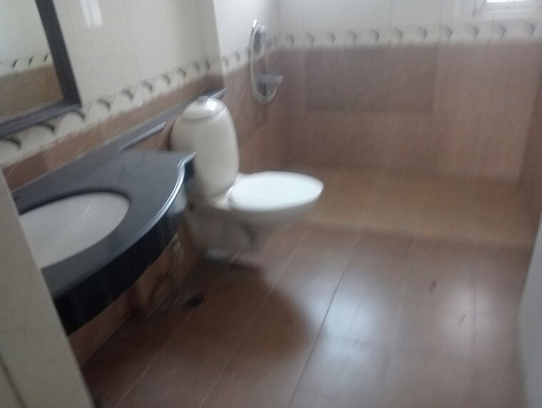 Bathroom, parsvnath-green-ville 3 Bedroom 1935 Sq.Ft. Apartment In Sector 48 Gurgaon 10542419