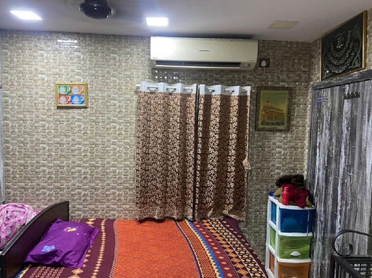 Room, bandra west 3 Bedroom 1100 Sq.Ft. Apartment In Bandra West Mumbai 10542432