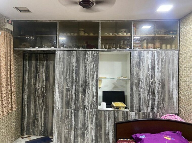 Room, bandra west 3 Bedroom 1100 Sq.Ft. Apartment In Bandra West Mumbai 10542432