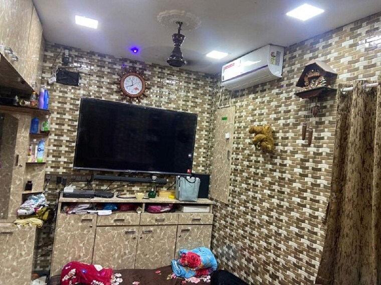 Living Room, bandra west 3 Bedroom 1100 Sq.Ft. Apartment In Bandra West Mumbai 10542432
