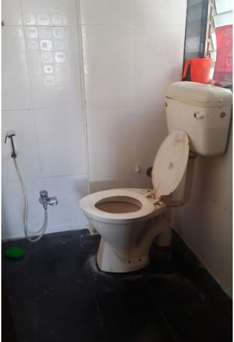 Bathroom, the-pearl-apartments 1 Bedroom 560 Sq.Ft. Apartment In Kharadi Pune 10542444