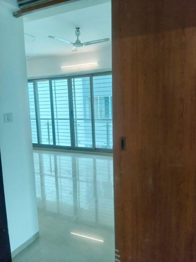 Room, khar west 2 Bedroom 700 Sq.Ft. Apartment In Khar West Mumbai 10542460