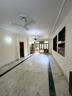 2 BHK Apartment For Rent in DLF Queens Court