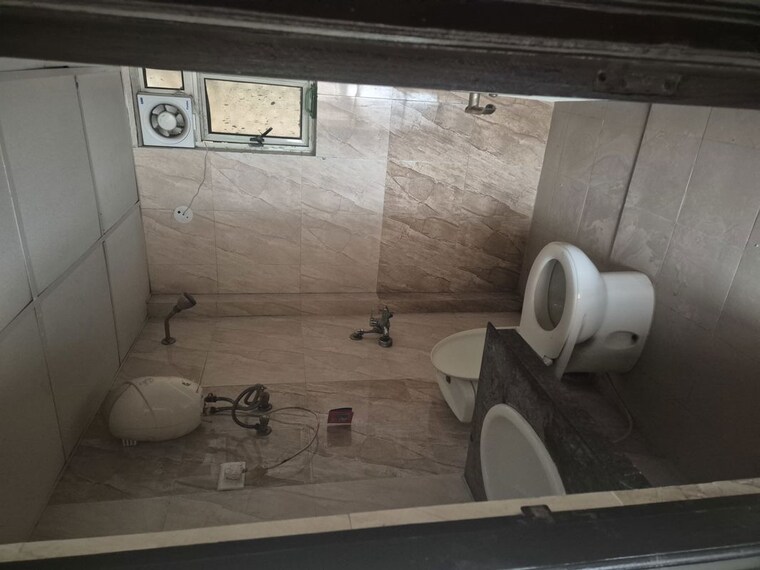 Bathroom, nimbus-the-hyde-park 3 Bedroom 1320 Sq.Ft. Apartment In Sector 78 Noida 10542472