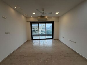 Room in 4 BHK Apartment at Sunteck Signia Isles, Bandra Kurla Complex – for Rent
