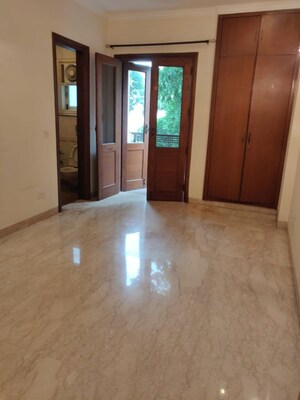 Room in 3 BHK Builder Floor at Vasant Vihar – for Rent