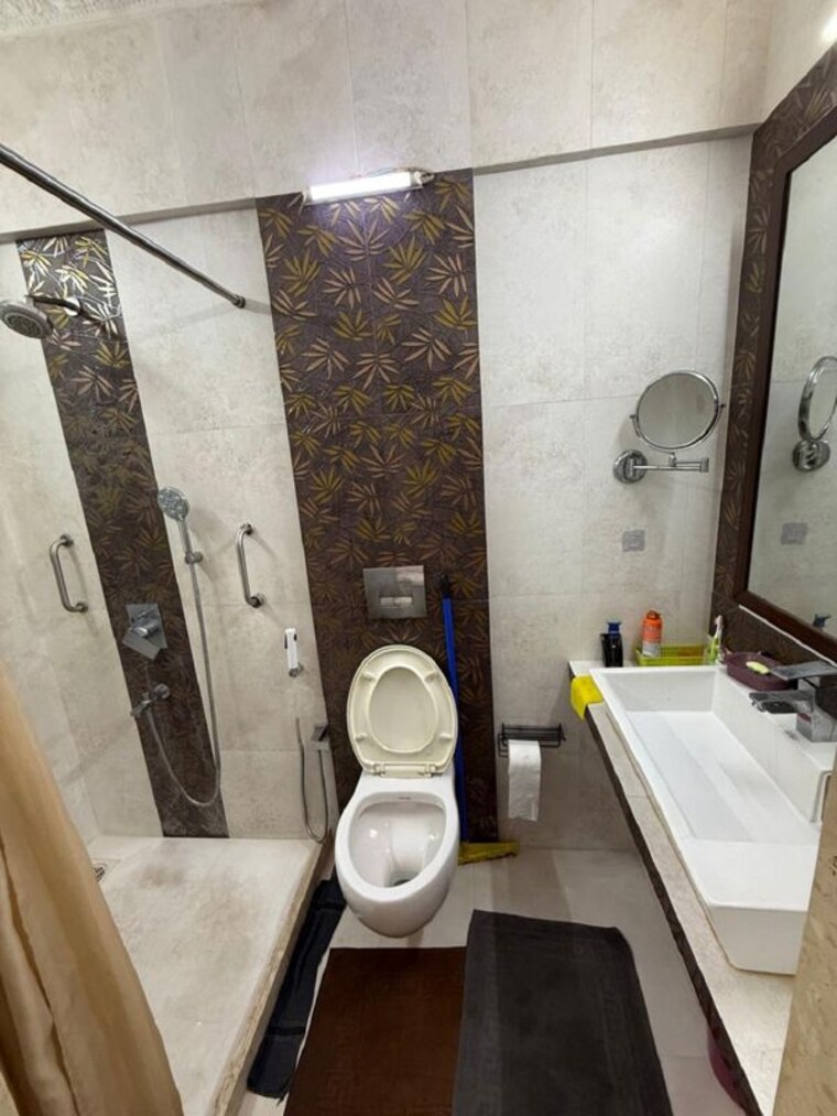 Bathroom, bandra west 2 Bedroom 700 Sq.Ft. Apartment In Bandra West Mumbai 10542504