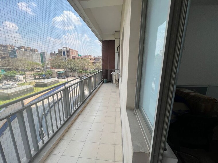 Balcony, sector 62 Commercial Office Space 654 Sq.Ft. In Sector 62 Noida 10542527