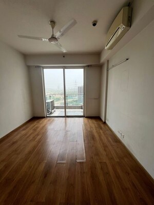 Room in 3.5 BHK Apartment at M3M Escala, Sector 70a – for Rent