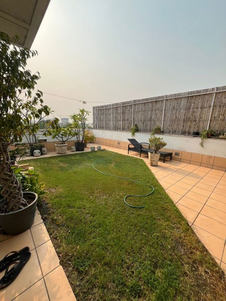 Balcony, godrej-south-estate-okhla 1 Bedroom 1953 Sq.Ft. Apartment In Okhla Delhi 10542529