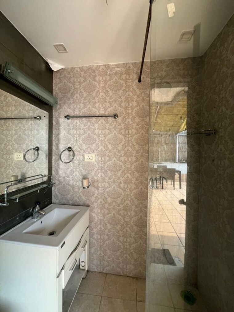 Kitchen, godrej-south-estate-okhla 1 Bedroom 1953 Sq.Ft. Apartment In Okhla Delhi 10542529
