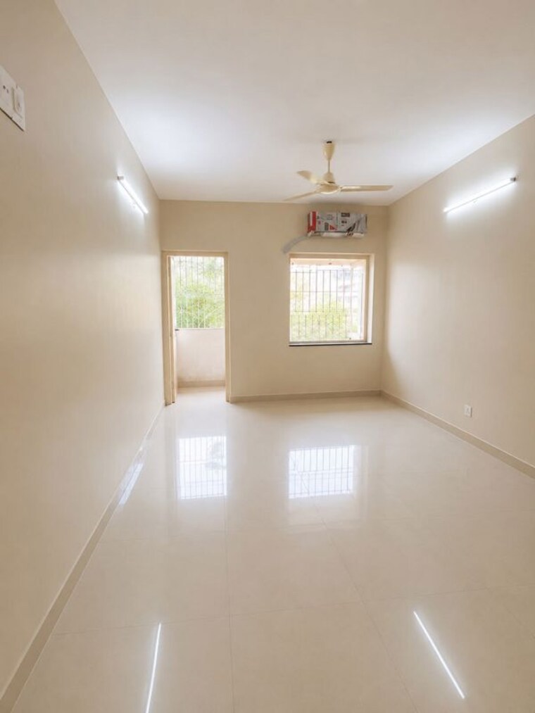 Room, santacruz west 2 Bedroom 700 Sq.Ft. Apartment In Santacruz West Mumbai 10542542