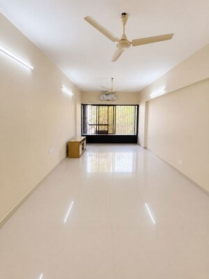 2 BHK Apartment For Rent in Santacruz West