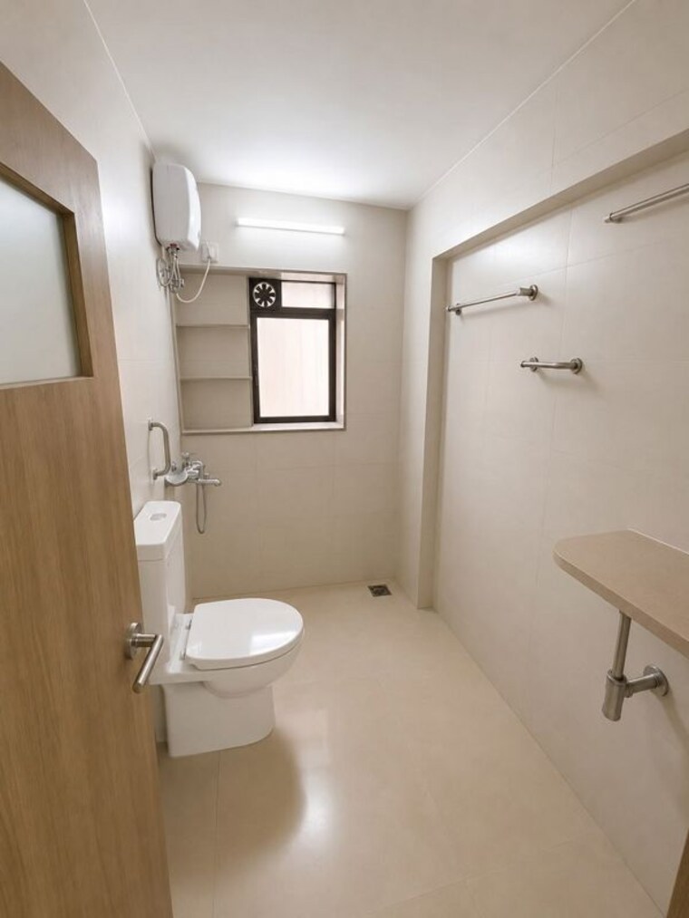 Bathroom, santacruz west 2 Bedroom 700 Sq.Ft. Apartment In Santacruz West Mumbai 10542542