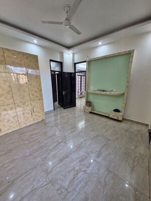 Room in 3 BHK Independent House at Aman Vihar – for Rent