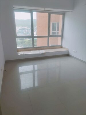 Room in 2.5 BHK Apartment at DB Woods, Goregaon East – for Rent