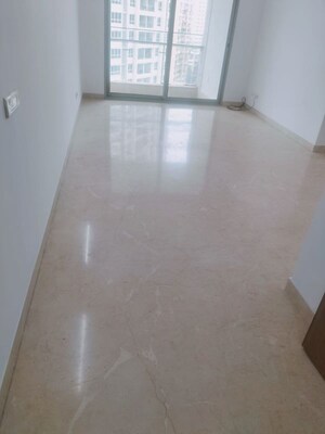 Room in 2.5 BHK Apartment at DB Woods, Goregaon East – for Rent
