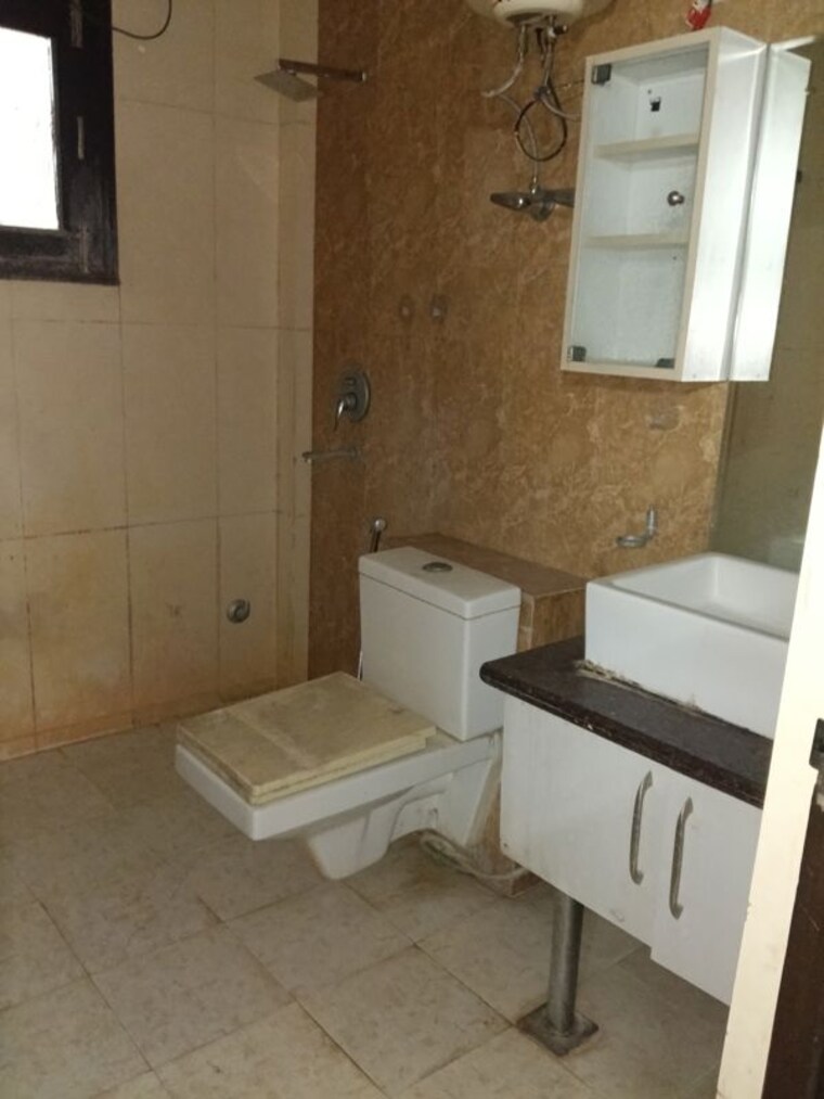 Bathroom, the-rama-apartment 4 Bedroom 2650 Sq.Ft. Apartment In Sector 43 Gurgaon 10542562