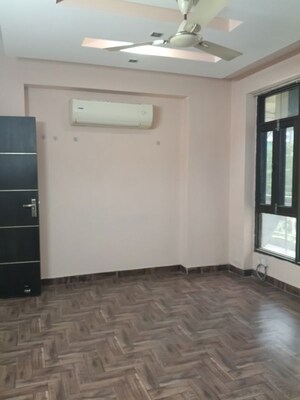 Room in 4 BHK Apartment at The Rama Apartment, Sector 43 – for Rent