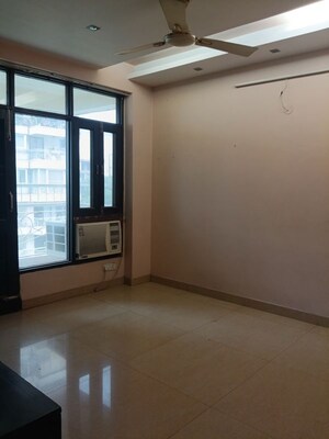 Room in 4 BHK Apartment at The Rama Apartment, Sector 43 – for Rent