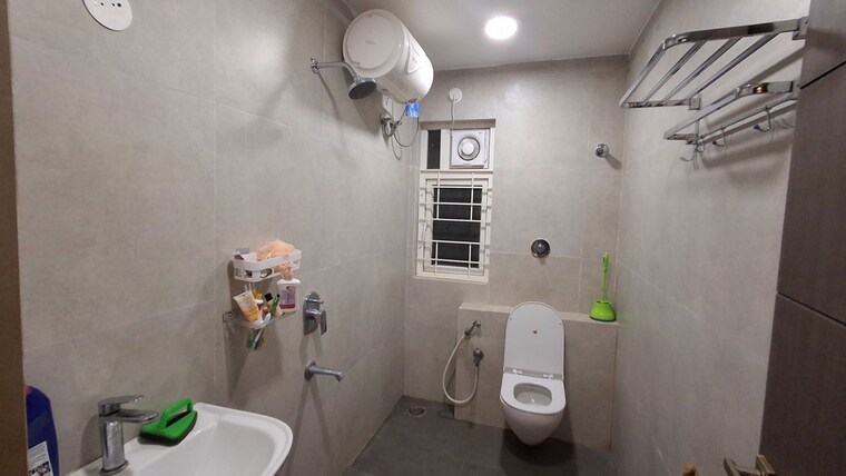 Bathroom, aditya-empress-towers 3 Bedroom 2100 Sq.Ft. Apartment In Shaikpet Hyderabad 10542428