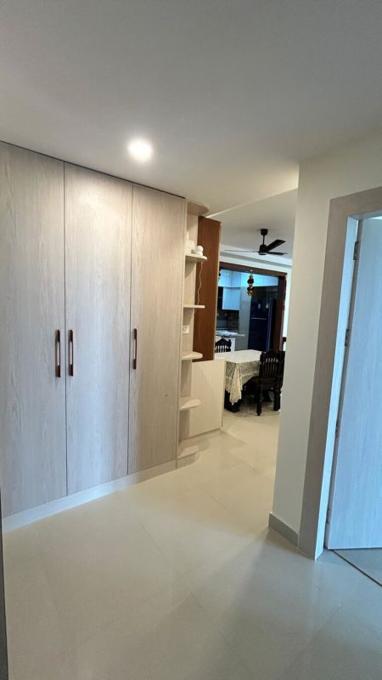 Room, sector 19b dwarka 3 Bedroom 2000 Sq.Ft. Apartment In Sector 19b Dwarka Delhi 10542557