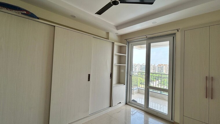 Room, sector 19b dwarka 3 Bedroom 2000 Sq.Ft. Apartment In Sector 19b Dwarka Delhi 10542557
