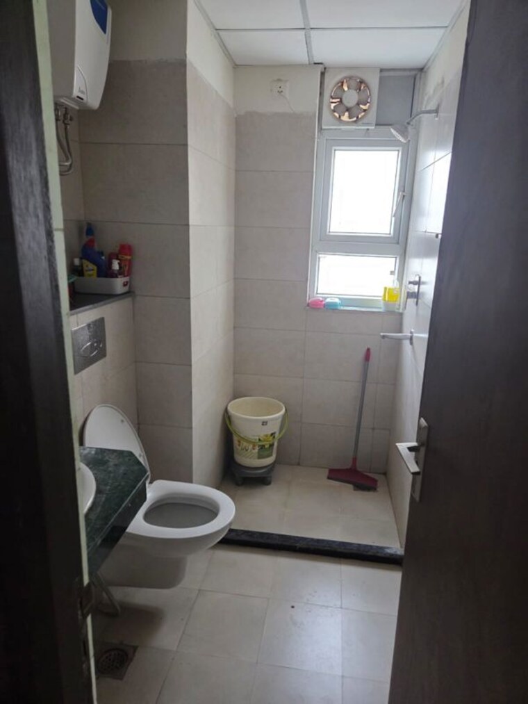 Bathroom, bptp-spacio 2.5 Bedroom 1600 Sq.Ft. Apartment In Sector 37d Gurgaon 10542568