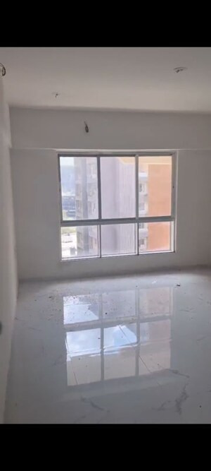 Room in 3 BHK Apartment at Anubhav CHS, Mulund West – for Rent