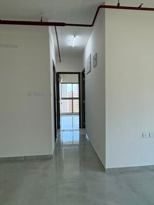 Room in 2 BHK Apartment at Sheth Auris Bliss, Malad West – for Rent