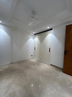 Room in 3 BHK Apartment at M3M Crown, Sector 111 – for Sale
