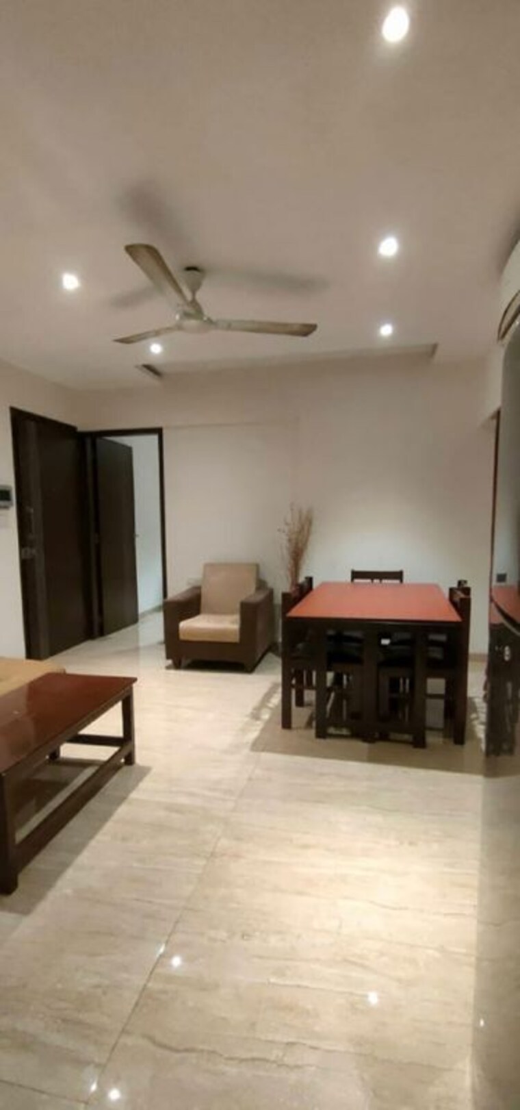 Living Room, khar west 2 Bedroom 500 Sq.Ft. Apartment In Khar West Mumbai 10542588