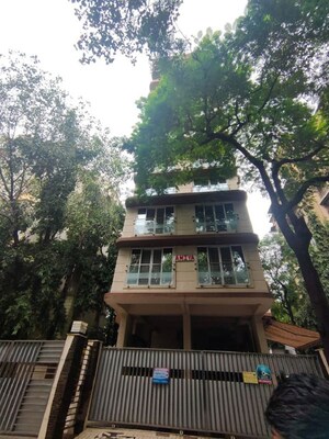 2 BHK Apartment – Exterior View View at Khar West - for Rent