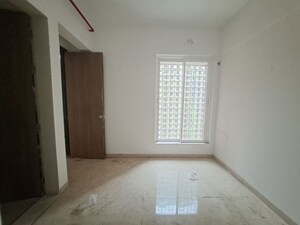Master Bedroom in 2 BHK Apartment at Dosti Tulip, Balkum Pada – for Rent