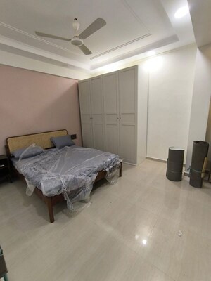 Bedroom in 1 BHK Apartment at Khar West – for Rent
