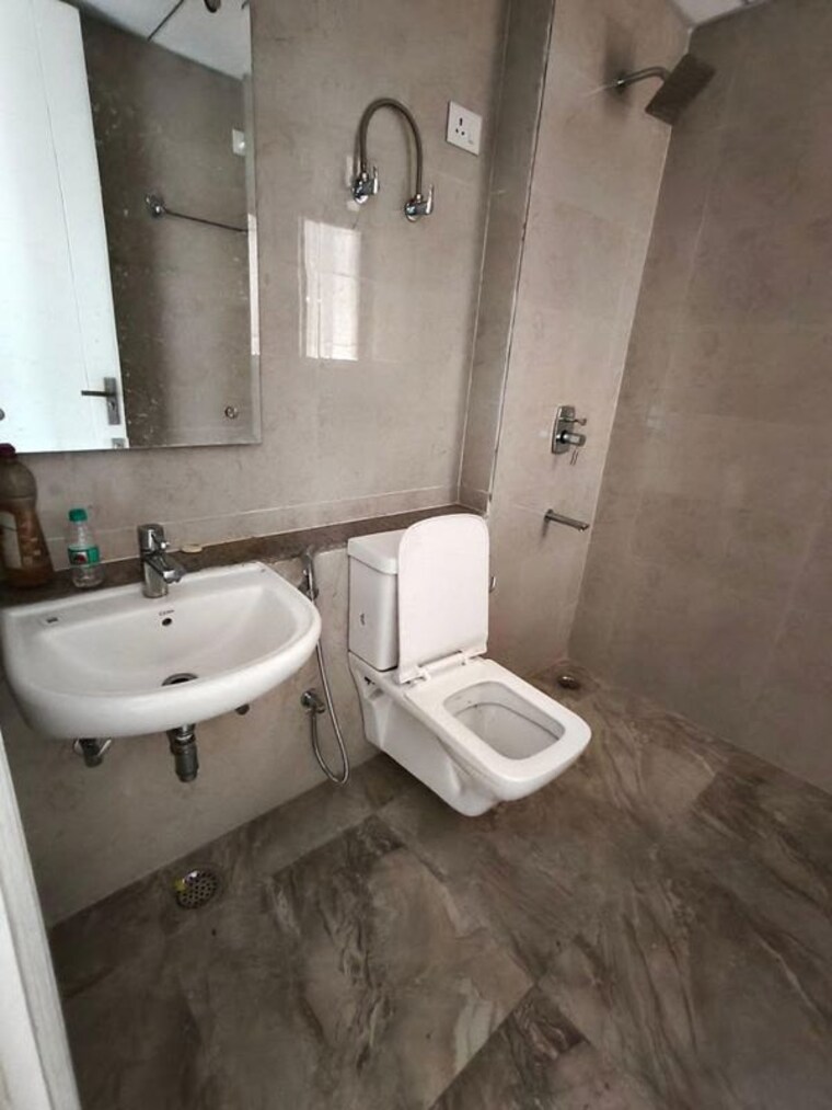 Bathroom, aman vihar 1 Bedroom 450 Sq.Ft. Apartment In Aman Vihar Delhi 10542607