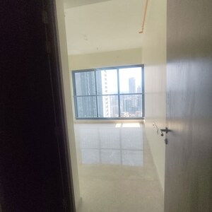 Room in 3 BHK Apartment at Kalpataru Elitus, Mulund West – for Sale