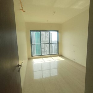 Room in 3 BHK Apartment at Kalpataru Elitus, Mulund West – for Sale