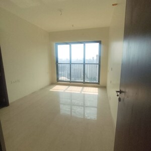 Room in 3 BHK Apartment at Kalpataru Elitus, Mulund West – for Sale