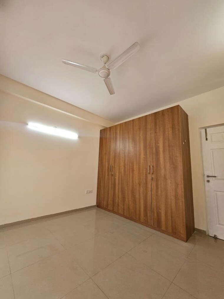 Room, emaar-emerald-floors 4 Bedroom 1975 Sq.Ft. Apartment In Sector 65 Gurgaon 10542612