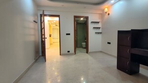 Room in 3 BHK Apartment at Parsvnath Exotica, Sector 53 – for Rent