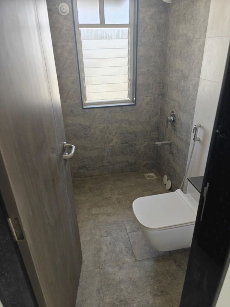 Bathroom, paranjape-trident-towers 1 Bedroom 550 Sq.Ft. Apartment In Wakad Pune 10542615