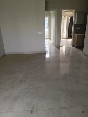Room in 3 BHK Apartment at Signature Global City, Sector 37d – for Rent