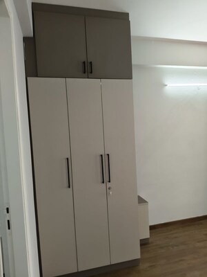 Furnished Amenities in 3 BHK Apartment at Signature Global City, Sector 37d – for Rent