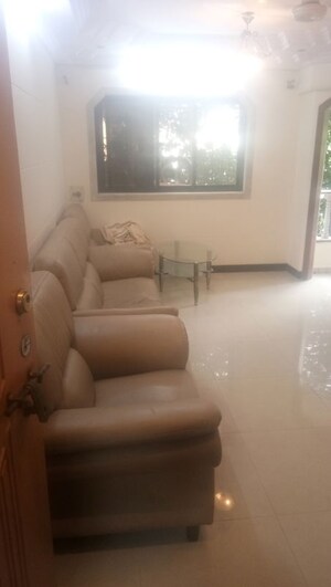 Bathroom in 1 BHK Apartment at Unique Tower, Sion – for Rent