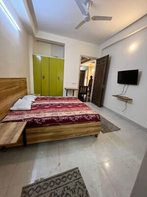 Bedroom in 3 BHK Builder Floor at Sector 32 – for Rent