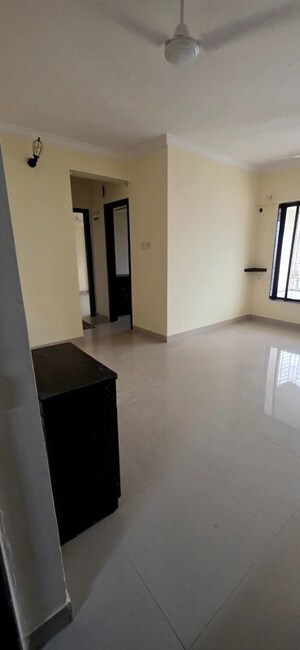 Room in 1 BHK Apartment at Dheeraj Solitaire, Malad West – for Rent