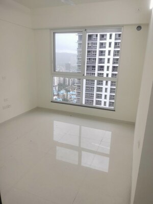 Room in 2 BHK Apartment at Sheth Zuri, Laxmi Nagar – for Rent