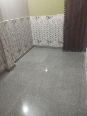 Room in 2 BHK Independent House at Khora – for Rent